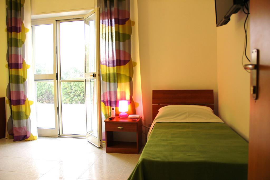 La Casa Di Eolo Villa San Leone Room photo